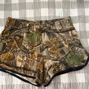 Cabela's Women's Leafy Camouflage Athletic Shorts
